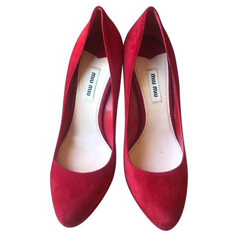 miu miu red suede pumps